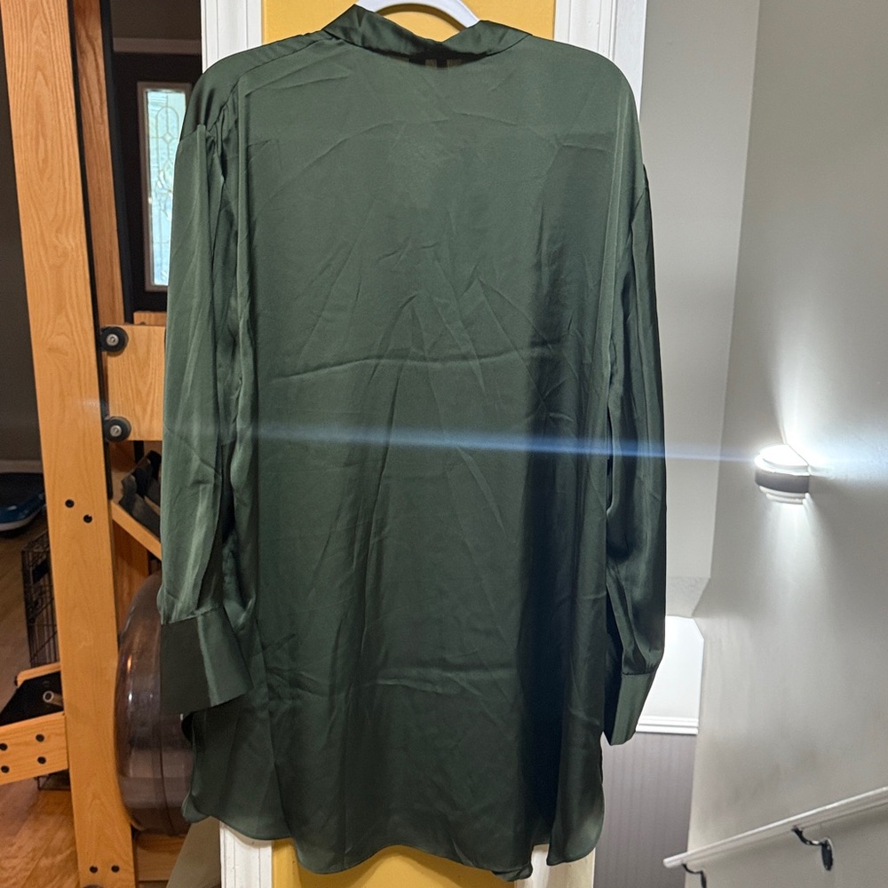 NWT Plus Size 22/24 Olive Green Satin Button Front Blouse Career Top - Picture 6 of 7